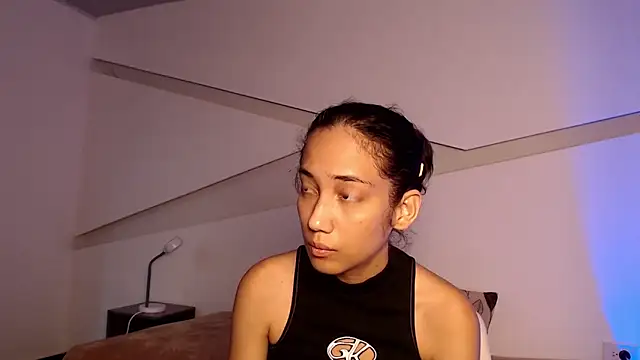 Snapshot of hot_little_bunny chatting on October 2025 08:42:01 PM hot little bunny online show from October 2025 08:42:01 PM