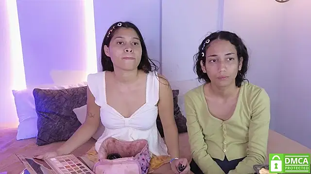 Snapshot of hot_little_bunny chatting on November 2025 09:46:01 PM hot little bunny online show from November 2025 09:46:01 PM