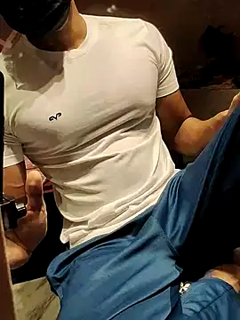 Snapshot of xxxhugedick0001 chatting on February 2025 06:58:02 PM xxxhugedick0001 online show from February 2025 06:58:02 PM