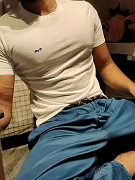 Snapshot of xxxhugedick0001 chatting on March 2025 09:39:02 AM xxxhugedick0001 online show from March 2025 09:39:02 AM