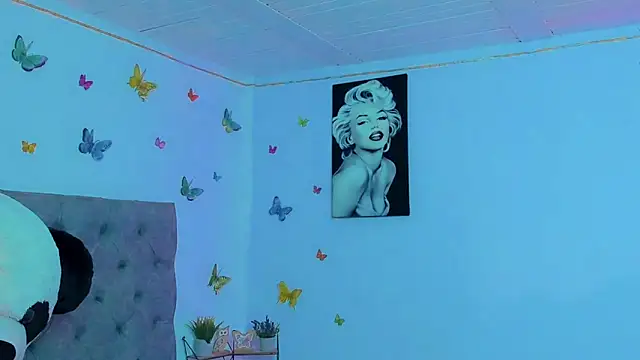 Snapshot of mabellfox chatting on December 2024 01:26:01 AM mabellfox online show from December 2024 01:26:01 AM