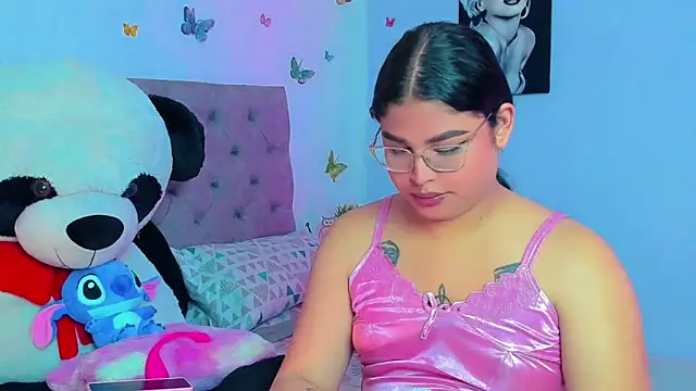 Snapshot of mabellfox chatting on December 2024 05:18:02 PM mabellfox online show from December 2024 05:18:02 PM