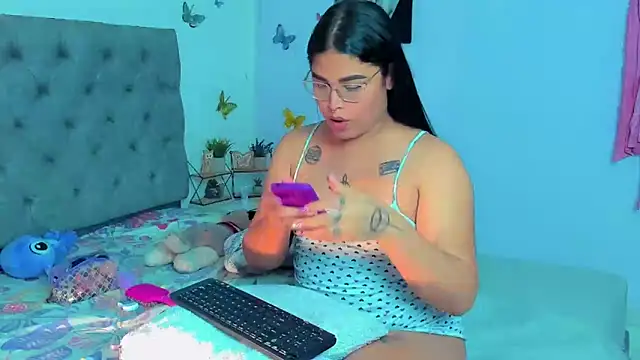 Snapshot of mabellfox chatting on January 2025 09:26:02 PM mabellfox online show from January 2025 09:26:02 PM