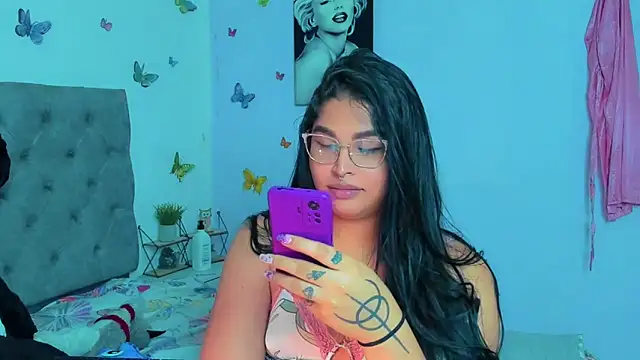 Snapshot of mabellfox chatting on January 2025 10:45:02 PM mabellfox online show from January 2025 10:45:02 PM