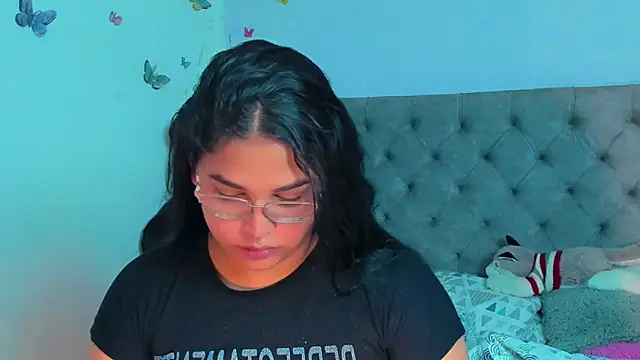 Snapshot of mabellfox chatting on March 2025 03:51:01 PM mabellfox online show from March 2025 03:51:01 PM