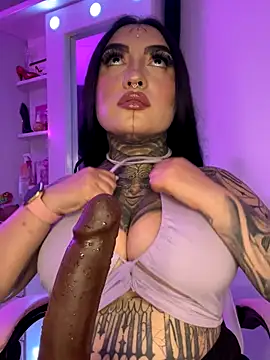 CloeeBeckam online show from December 2025 04:33:02 AM