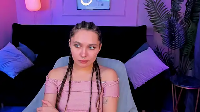 ChloeSunny online show from June 2026 07:20:01 PM
