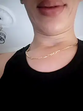 MiroKari2 online show from October 2025 10:29:01 PM