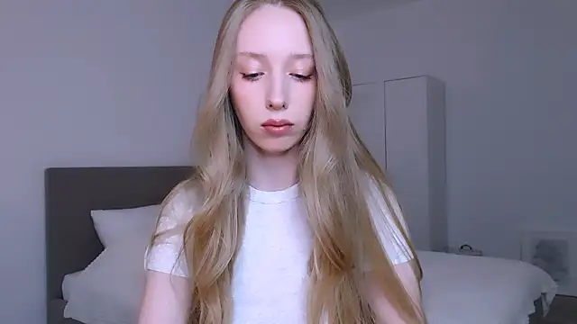 Luna insniity online show from March 2026 09:42:01 PM