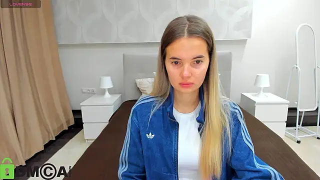 Donna Evans online show from September 2025 10:56:02 PM