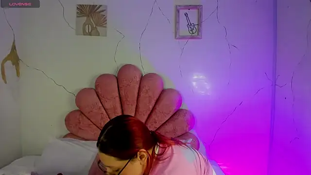 Snapshot of NiickyJones chatting on February 2026 10:49:01 PM NiickyJones online show from February 2026 10:49:01 PM