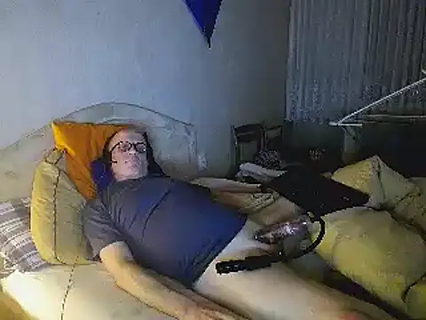 Snapshot of HornyRalfi55 chatting on March 2025 10:43:02 PM HornyRalfi55 online show from March 2025 10:43:02 PM