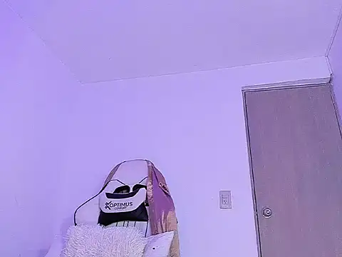 sarah benjjaminn online show from April 2026 06:54:02 PM