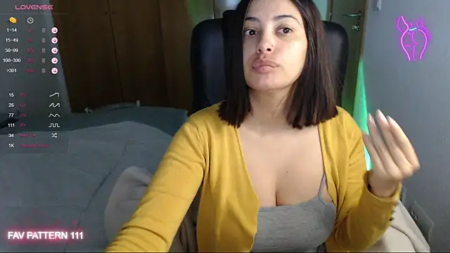 Snapshot of AnnaQueen chatting on February 2025 03:26:01 AM AnnaQueen online show from February 2025 03:26:01 AM