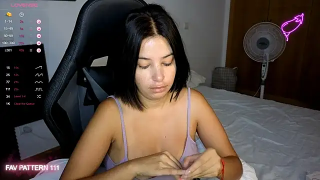 Snapshot of AnnaQueen chatting on September 2025 02:00:02 AM AnnaQueen online show from September 2025 02:00:02 AM