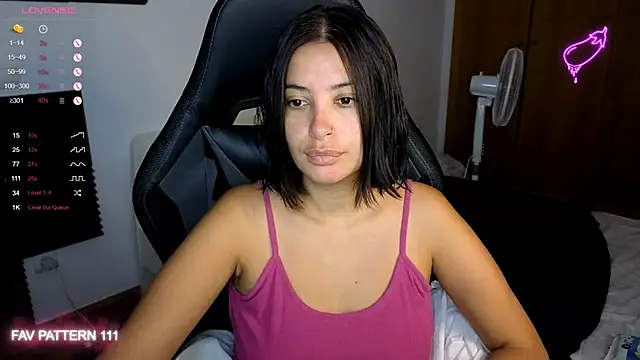 Snapshot of AnnaQueen chatting on September 2025 02:15:02 AM AnnaQueen online show from September 2025 02:15:02 AM