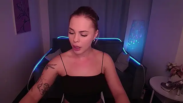 Snapshot of RikaRaily chatting on February 2025 06:25:02 AM RikaRaily online show from February 2025 06:25:02 AM