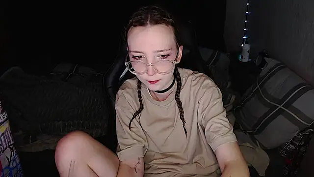 Snapshot of AmeliaKamishiro chatting on November 2025 01:37:01 AM AmeliaKamishiro online show from November 2025 01:37:01 AM