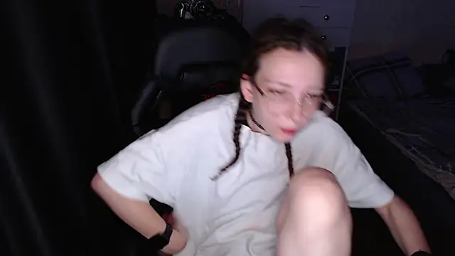 Snapshot of AmeliaKamishiro chatting on November 2025 02:33:01 AM AmeliaKamishiro online show from November 2025 02:33:01 AM