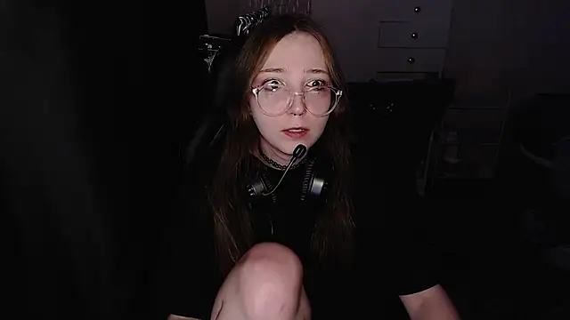 Snapshot of AmeliaKamishiro chatting on December 2025 02:57:02 PM AmeliaKamishiro online show from December 2025 02:57:02 PM