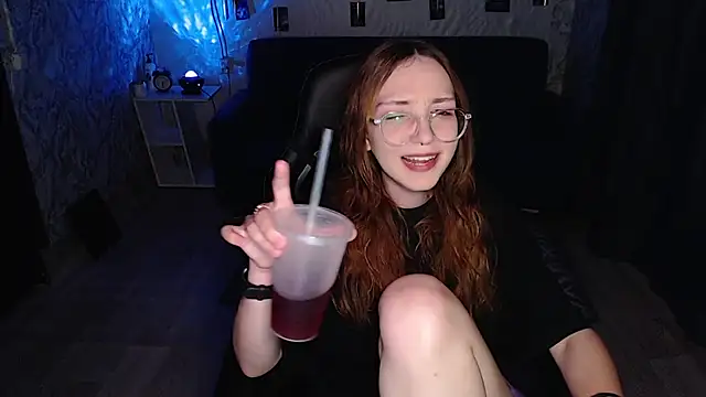 Snapshot of AmeliaKamishiro chatting on July 2026 09:50:01 PM AmeliaKamishiro online show from July 2026 09:50:01 PM