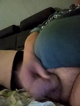 Snapshot of ichgross chatting on November 2025 06:05:02 AM ichgross online show from November 2025 06:05:02 AM