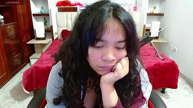 laureentt  online show from February 2025 07:10:01 AM