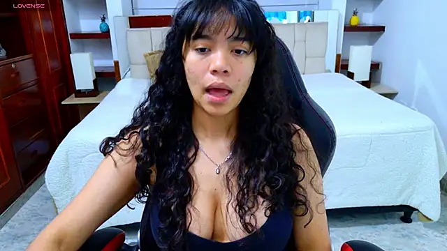 laureentt  online show from December 2025 03:13:01 AM