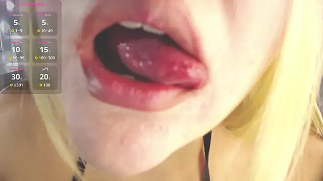 Snapshot of Celeste__sweetx chatting on November 2025 08:18:01 PM Celeste sweetx online show from November 2025 08:18:01 PM