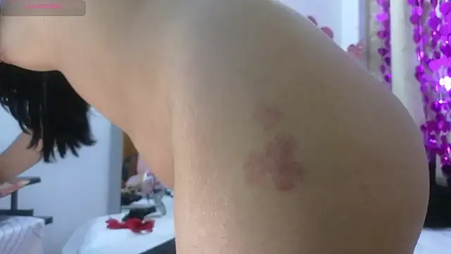 Snapshot of lovely_trix chatting on February 2025 09:44:02 PM lovely trix online show from February 2025 09:44:02 PM