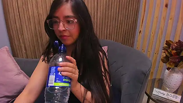 Eva Macalliter online show from February 2025 03:22:01 AM