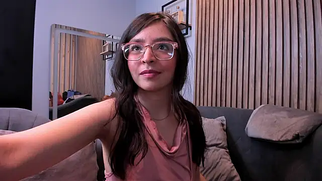 Eva Macalliter online show from September 2025 11:33:02 AM