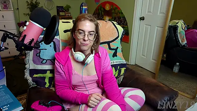 Linzy 19 online show from March 2025 03:41:01 AM