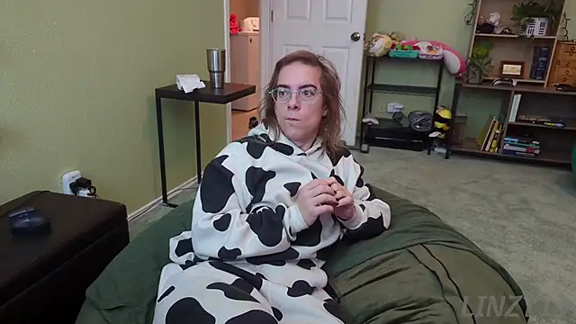 Linzy 19 online show from December 2025 02:34:02 PM