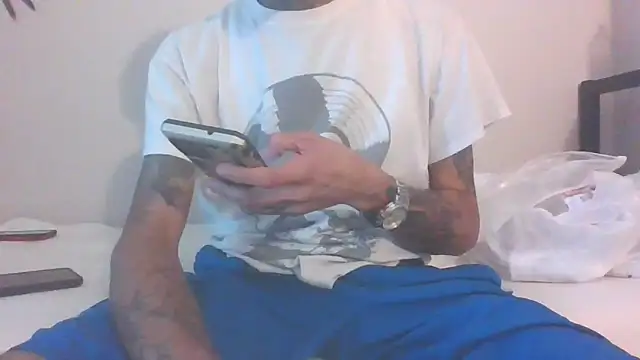 Snapshot of RoosterWabbit chatting on September 2025 05:46:01 PM RoosterWabbit online show from September 2025 05:46:01 PM