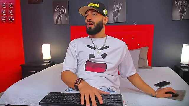 Snapshot of Thiagogomez chatting on December 2024 12:27:01 PM Thiagogomez online show from December 2024 12:27:01 PM