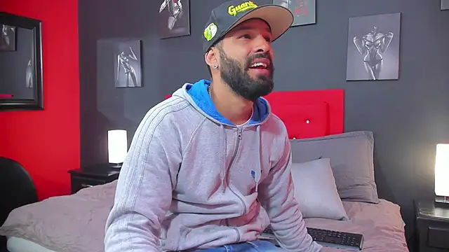 Snapshot of Thiagogomez chatting on March 2025 12:23:02 PM Thiagogomez online show from March 2025 12:23:02 PM