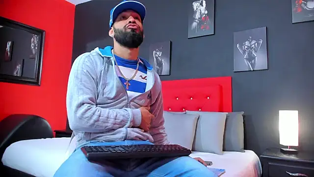 Snapshot of Thiagogomez chatting on September 2025 12:27:02 PM Thiagogomez online show from September 2025 12:27:02 PM