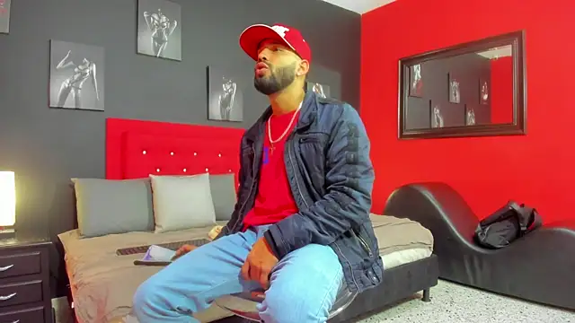 Snapshot of Thiagogomez chatting on October 2025 12:38:02 PM Thiagogomez online show from October 2025 12:38:02 PM