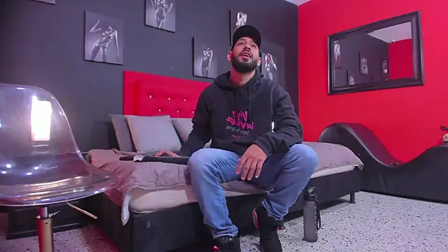 Snapshot of Thiagogomez chatting on November 2025 12:38:01 PM Thiagogomez online show from November 2025 12:38:01 PM