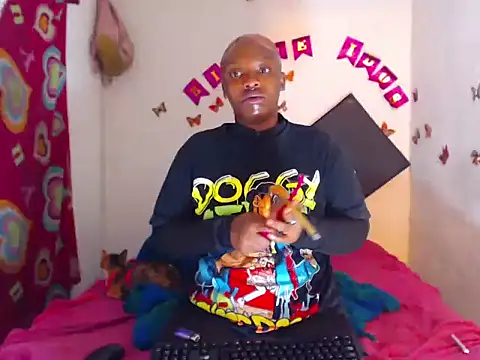 Snapshot of The_wickles_4443 chatting on November 2025 06:13:01 AM The wickles 4443 online show from November 2025 06:13:01 AM