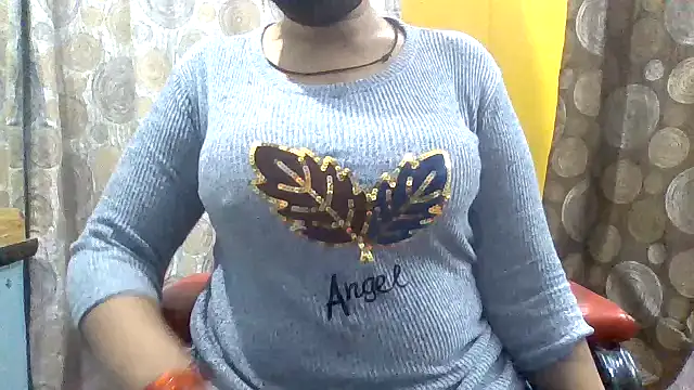 Snapshot of lovely_zara chatting on December 2024 11:55:01 AM lovely zara online show from December 2024 11:55:01 AM