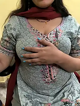 Snapshot of lovely_zara chatting on December 2024 06:23:02 PM lovely zara online show from December 2024 06:23:02 PM