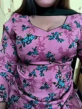 Snapshot of lovely_zara chatting on January 2025 06:36:02 PM lovely zara online show from January 2025 06:36:02 PM