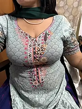 Snapshot of lovely_zara chatting on February 2025 06:16:02 AM lovely zara online show from February 2025 06:16:02 AM