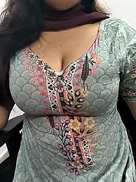 Snapshot of lovely_zara chatting on October 2025 12:55:02 AM lovely zara online show from October 2025 12:55:02 AM