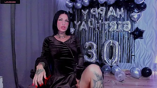 Snapshot of angel_devil_forever chatting on April 2026 10:38:01 PM angel devil forever online show from April 2026 10:38:01 PM