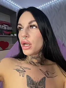 Snapshot of angel_devil_forever chatting on May 2026 10:37:01 PM angel devil forever online show from May 2026 10:37:01 PM