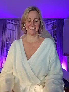 Snapshot of MarleneBloem chatting on November 2025 03:23:02 PM MarleneBloem online show from November 2025 03:23:02 PM