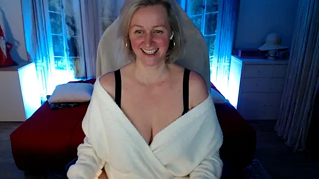 MarleneBloem online show from December 2025 05:40:02 PM